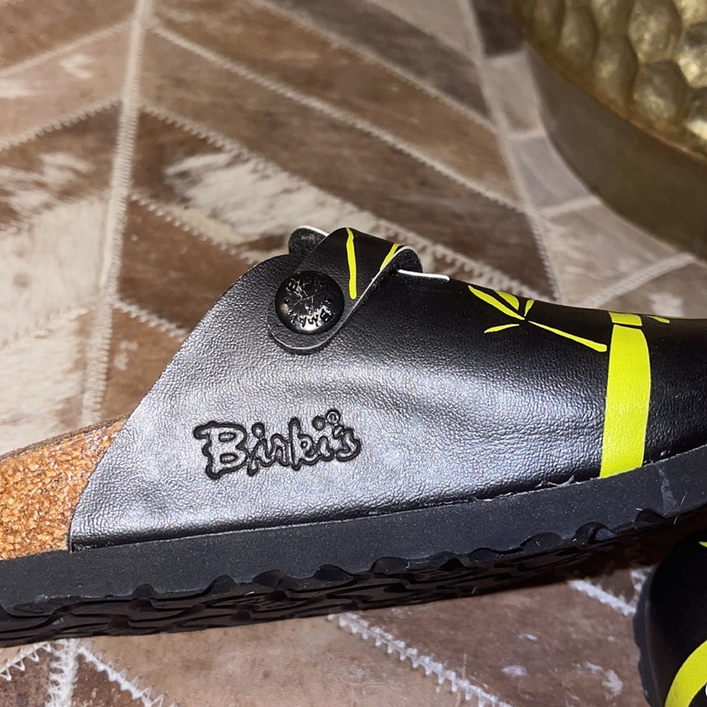 Sandals - Picture 5 of 5